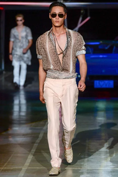 Look 39